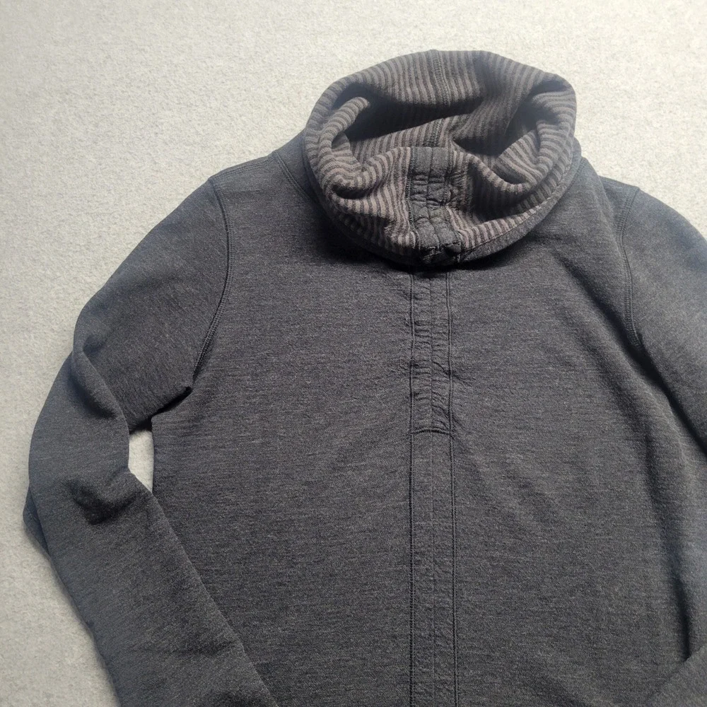 Lululemon Cowl‎ Neck Pullover Sweatshirt Gray Heather Thumbhole Cuffs Reversible